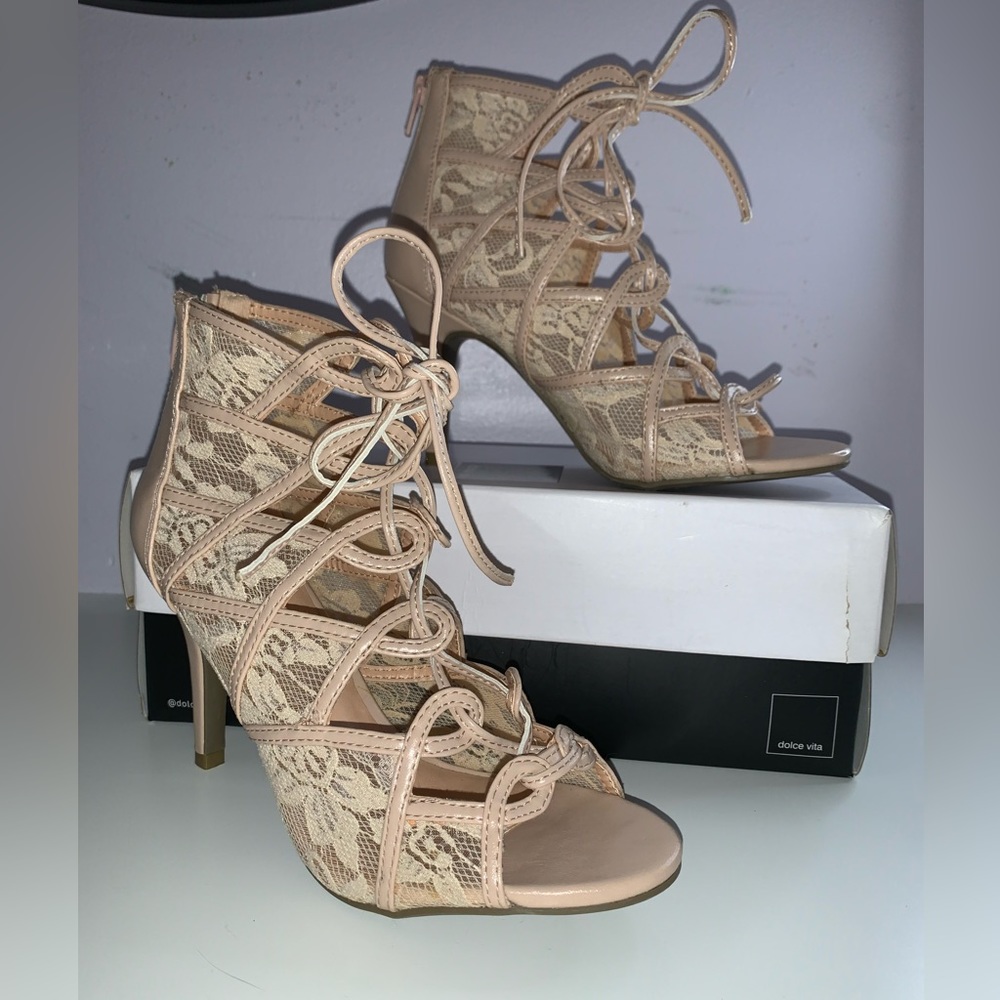 LC Lauren Conrad lace Heels